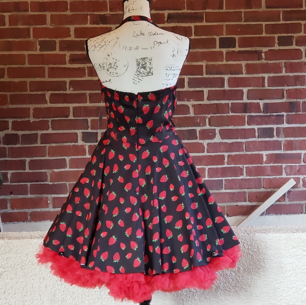 Retro style dress - Picture 2 of 8
